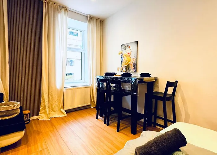 Modern For 3 Near The Danube And Millennium Viena